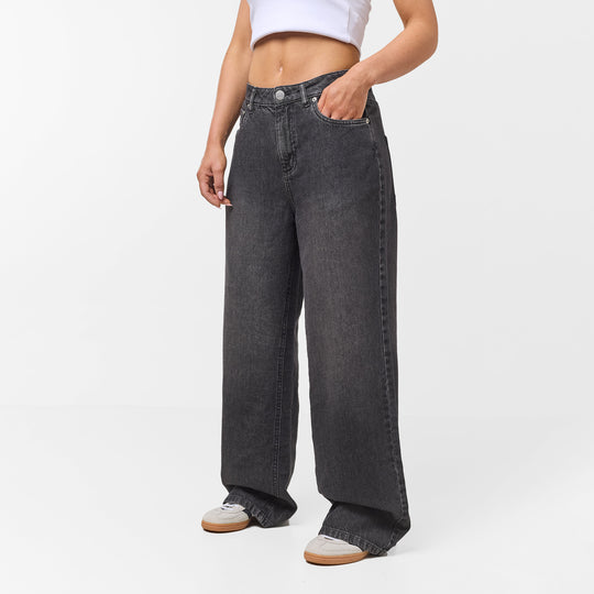 Women's Black Wash Relaxed Fit Denim Jeans Closure London Front View