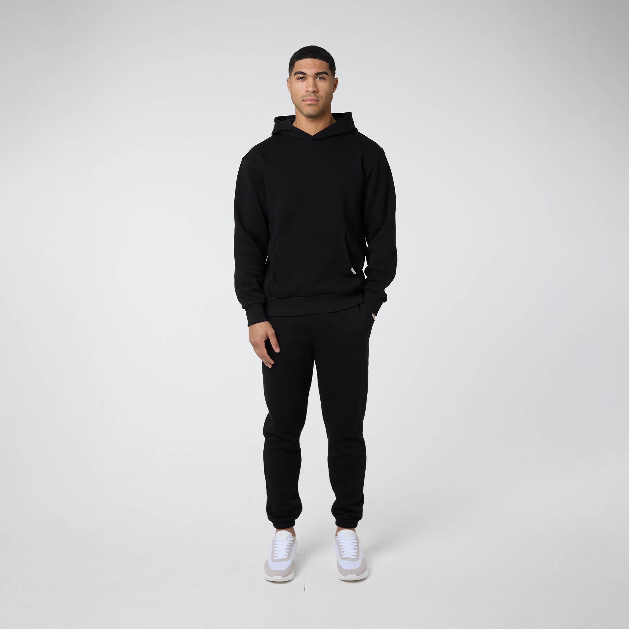 Black hoodie with black sweatpants deals