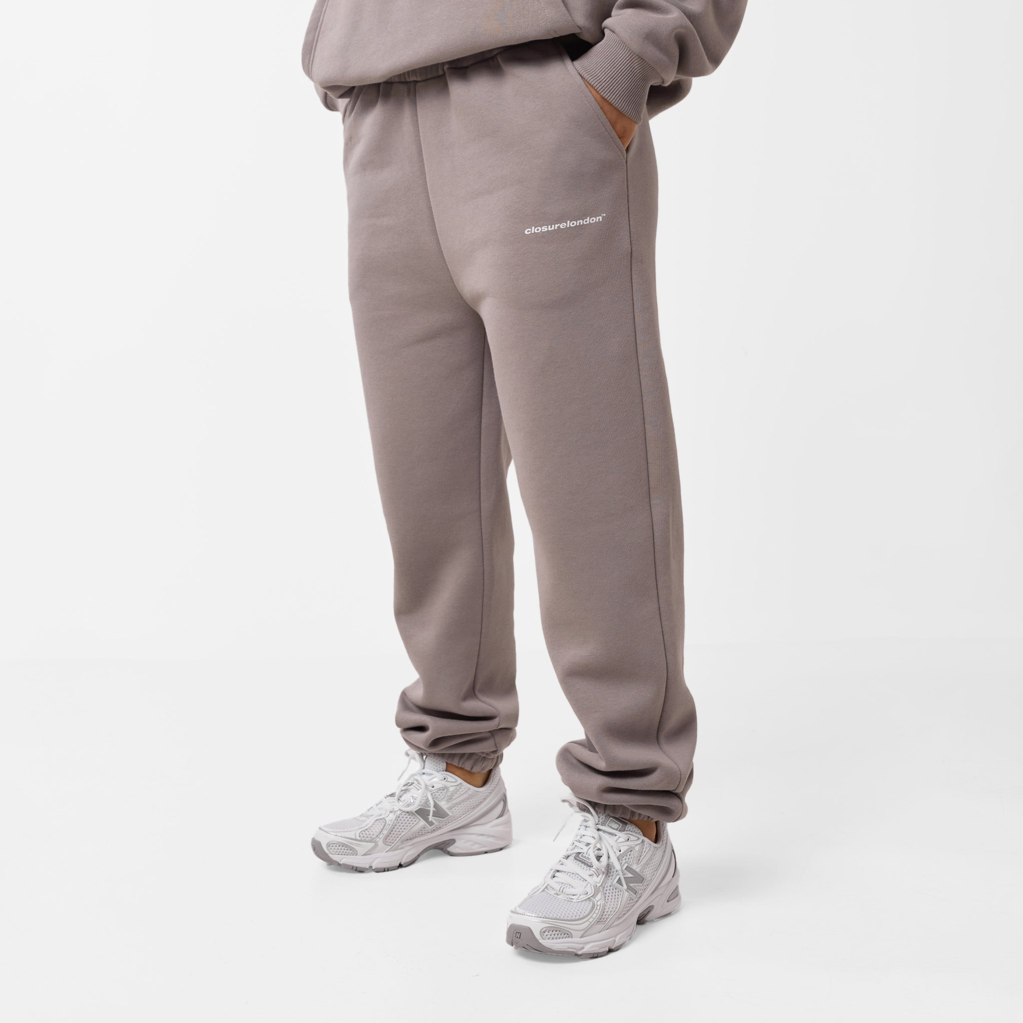 Core Logo Cuffed Jogger Pebble
